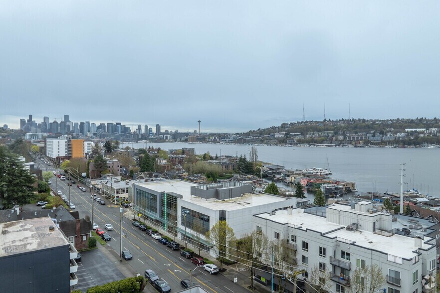 2701 Eastlake Ave E, Seattle, WA à louer - Aérien – Image 3 sur 5