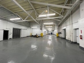 1937-2035 E Vernon Ave, Vernon, CA à louer Photo intérieure– Image 1 sur 9