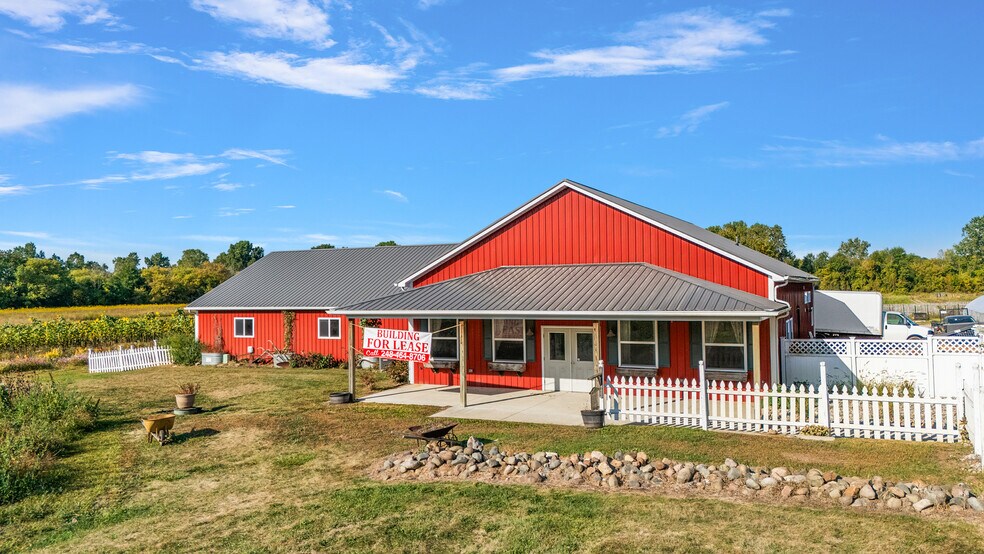 69475 Romeo Plank Rd, Armada, MI à louer - Photo de l’immeuble – Image 3 sur 5