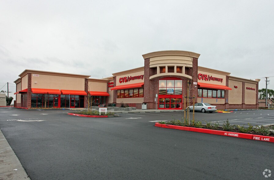 3100-3102 Geer Rd, Turlock, CA à louer - Photo principale – Image 1 sur 6