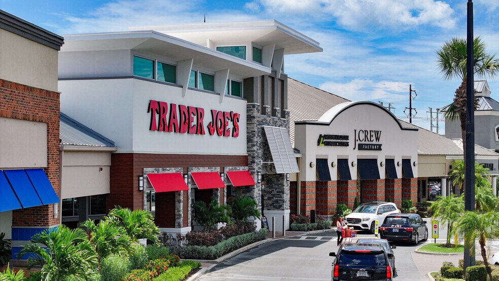 8101-8485 Cooper Creek Blvd, University Park, FL à louer - Photo de l’immeuble – Image 3 sur 9