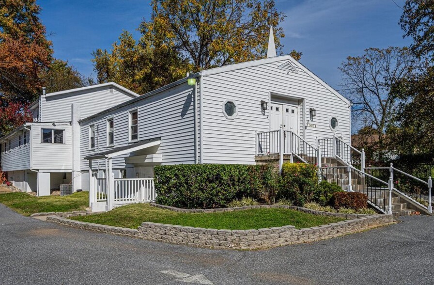 17604 Washington Grove Ln, Gaithersburg, MD à vendre - Photo de l’immeuble – Image 1 sur 19