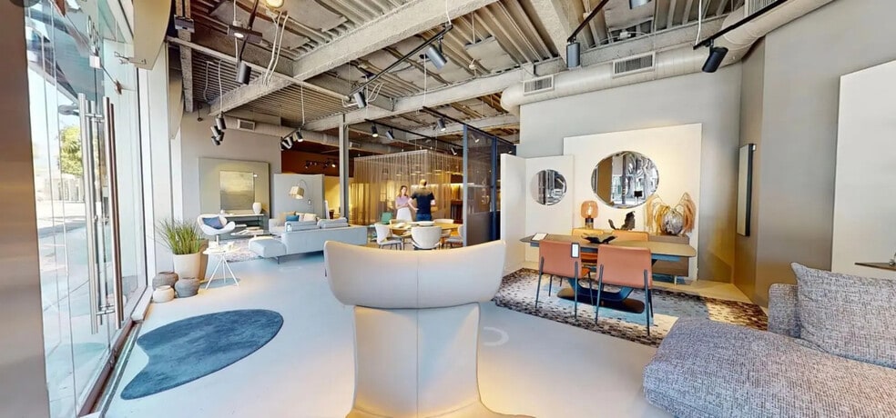 Local commercial dans La Valette-du-Var à louer - Photo de l’immeuble – Image 3 sur 4