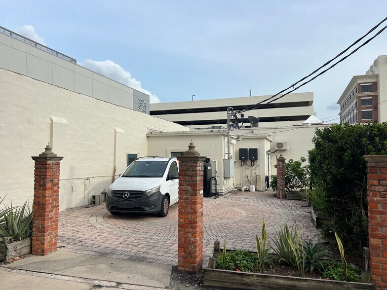 151 E Welbourne Ave, Winter Park, FL à vendre - Photo de l’immeuble – Image 3 sur 9
