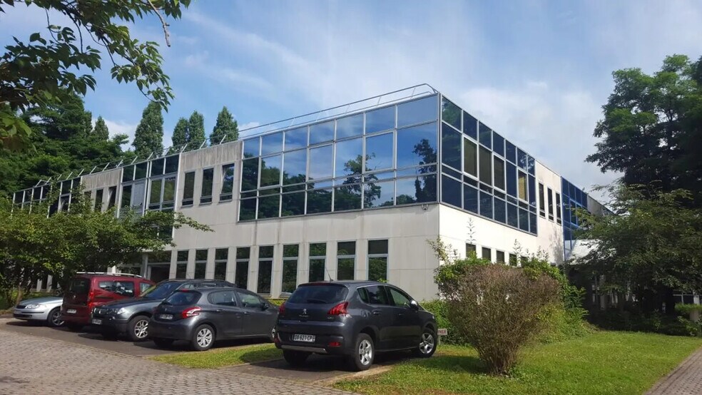 8 Rue Rosa Luxemburg, ÉRAGNY à louer - Photo de l’immeuble – Image 1 sur 6