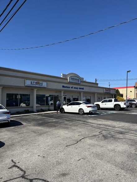711 Mantua Pike, West Deptford, NJ à louer - Photo de l’immeuble – Image 2 sur 4