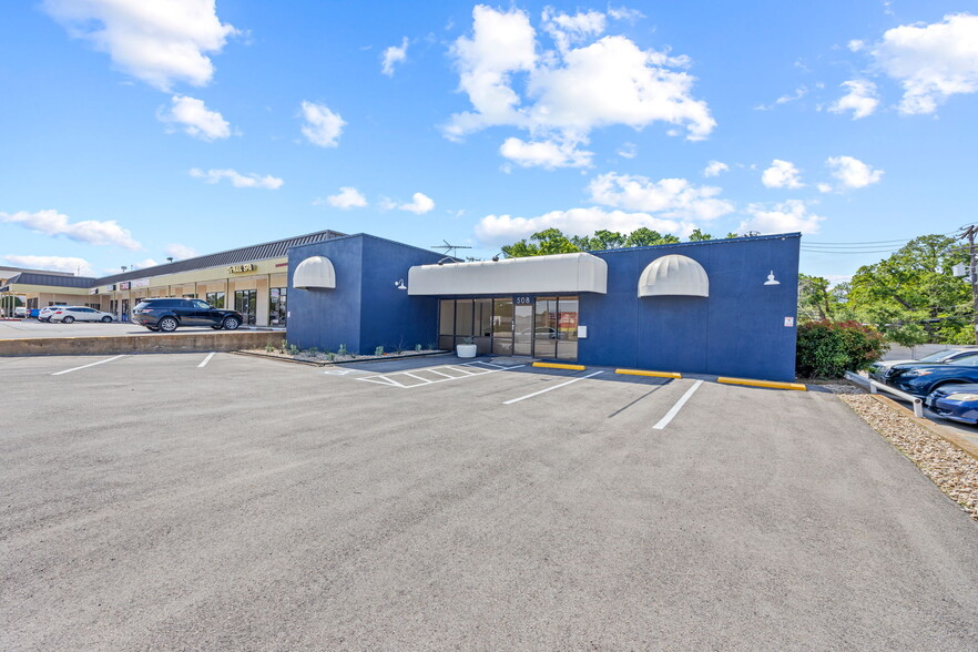 508 Bedford Rd, Bedford, TX à vendre - Photo de l’immeuble – Image 3 sur 28