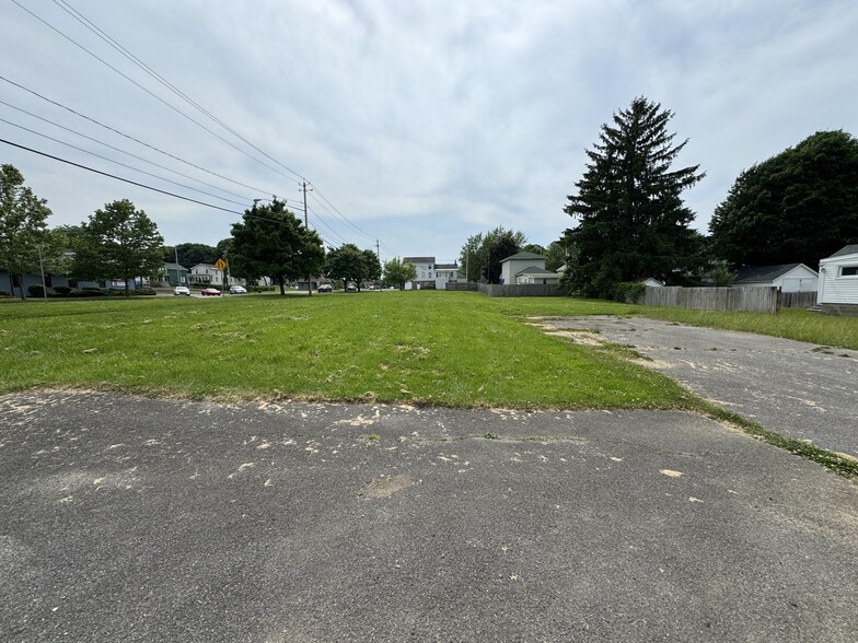 75-83 W Utica St, Oswego, NY à vendre - Photo principale – Image 1 sur 8