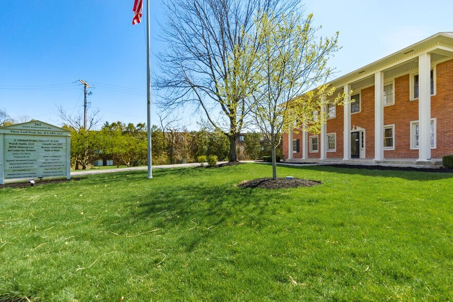 261 W Johnstown Rd, Columbus, OH à louer - Photo de l’immeuble – Image 3 sur 42