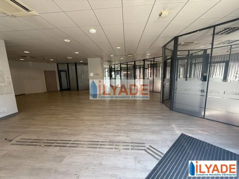 21 Avenue De Verdun, Aubagne à louer - Photo de l’immeuble – Image 3 sur 8