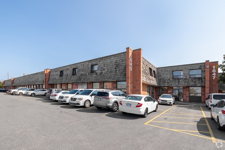 770-790 Industrial Ave, Ottawa, ON à louer - Photo de l’immeuble – Image 3 sur 6