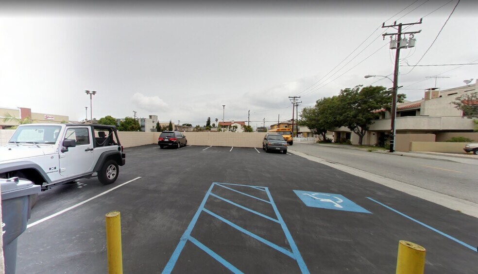 2123 Artesia Blvd, Redondo Beach, CA à louer - Photo de l’immeuble – Image 3 sur 5