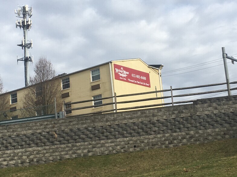 4220 Saw Mill Run Blvd, Pittsburgh, PA à vendre - Photo de l’immeuble – Image 2 sur 28