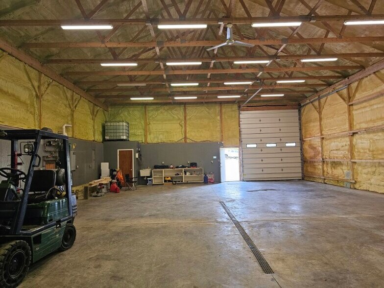 12445 Hanford rd, Silver Creek, NY à louer - Photo de l’immeuble – Image 2 sur 5