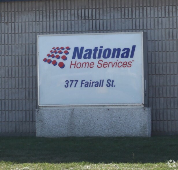 377 Fairall St, Ajax, ON à louer - Photo de l’immeuble – Image 2 sur 4