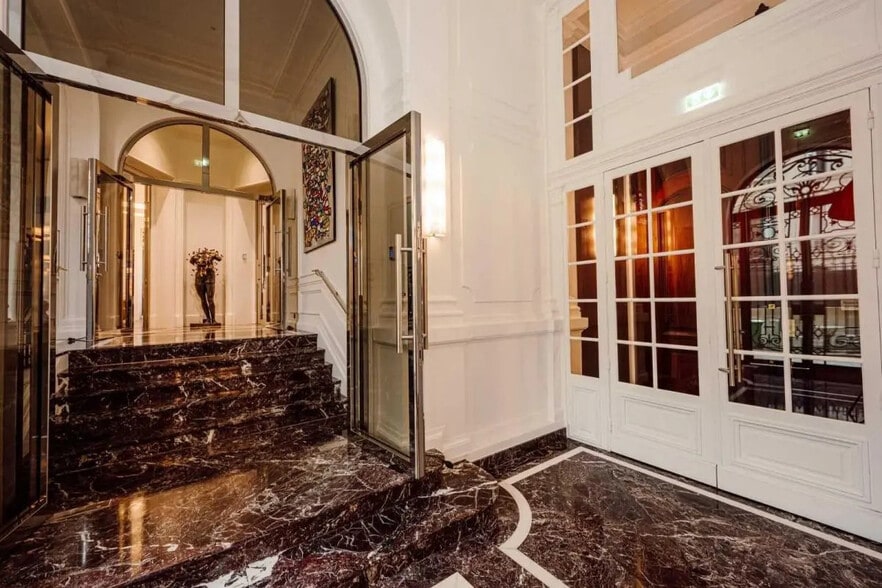 63 Avenue D'Iena, Paris à louer - Photo de l’immeuble – Image 2 sur 8