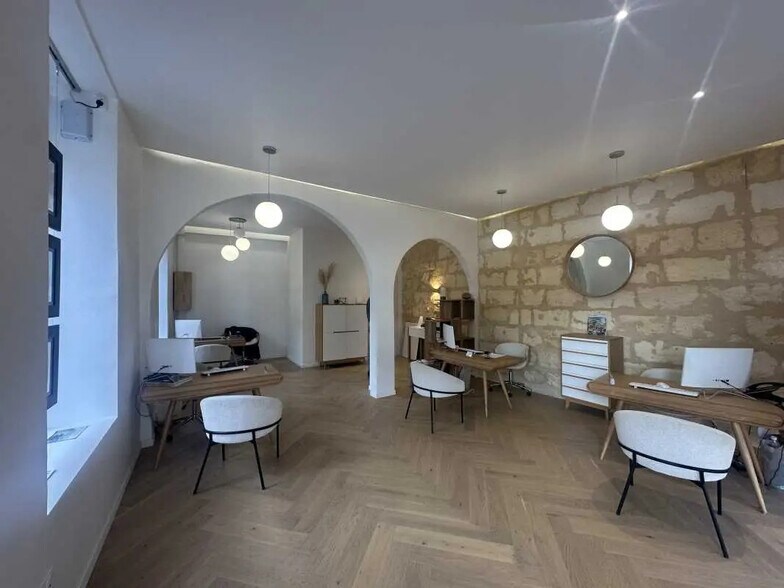 Bureau dans Bordeaux à louer - Photo de l’immeuble – Image 2 sur 2