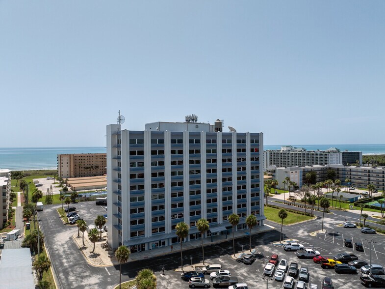 1980 N Atlantic Ave, Cocoa Beach, FL à louer - Aérien – Image 3 sur 5