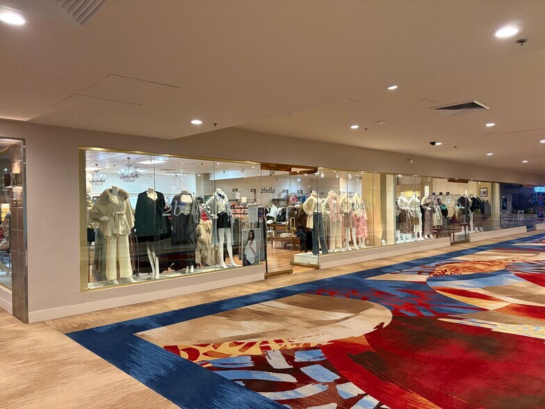 2500 E 2nd St, Reno, NV à louer - Photo intérieure – Image 2 sur 16