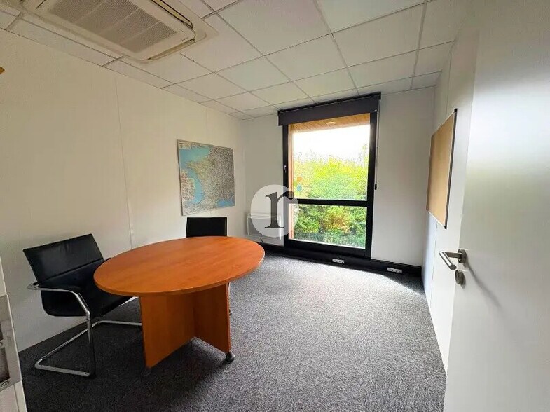 Bureau dans Wambrechies à louer - Photo de l’immeuble – Image 3 sur 5