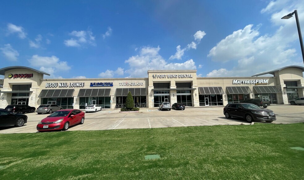 7417 W Grand Pky S, Richmond, TX à louer - Photo de l’immeuble – Image 3 sur 11