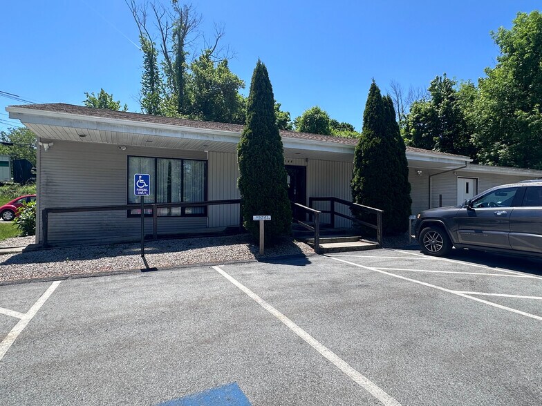 166 Worcester Rd, Charlton, MA à louer - Photo de l’immeuble – Image 2 sur 20