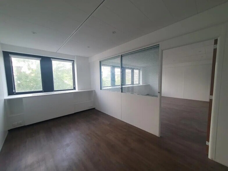 Bureau dans Suresnes à louer - Photo de l’immeuble – Image 3 sur 7