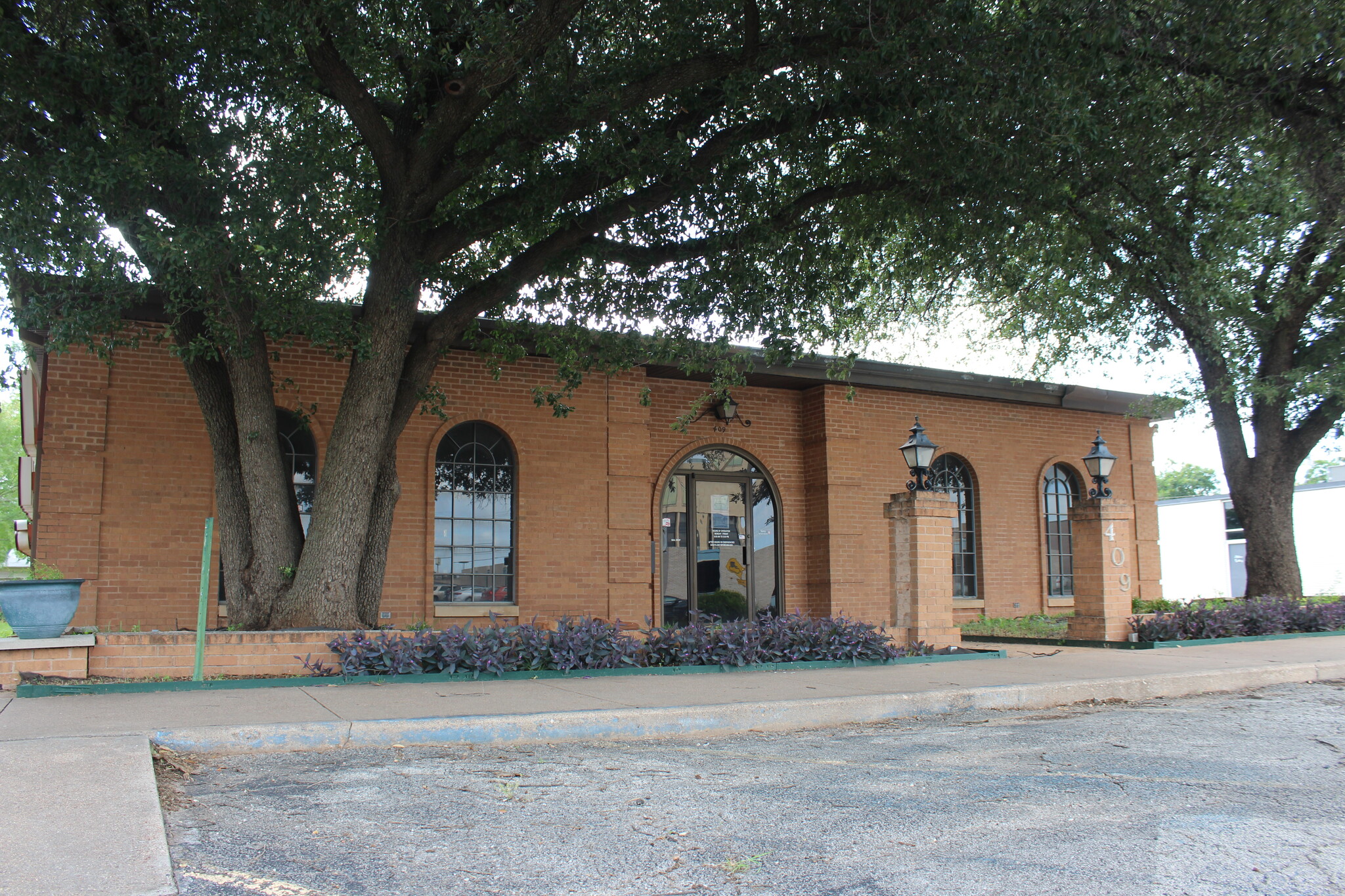 409 N Willis St, Abilene, TX à louer Photo de l’immeuble– Image 1 sur 4