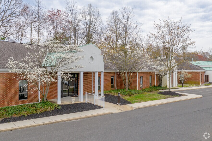 5000 B Sagemore Dr, Marlton, NJ à louer - Photo de l’immeuble – Image 2 sur 4