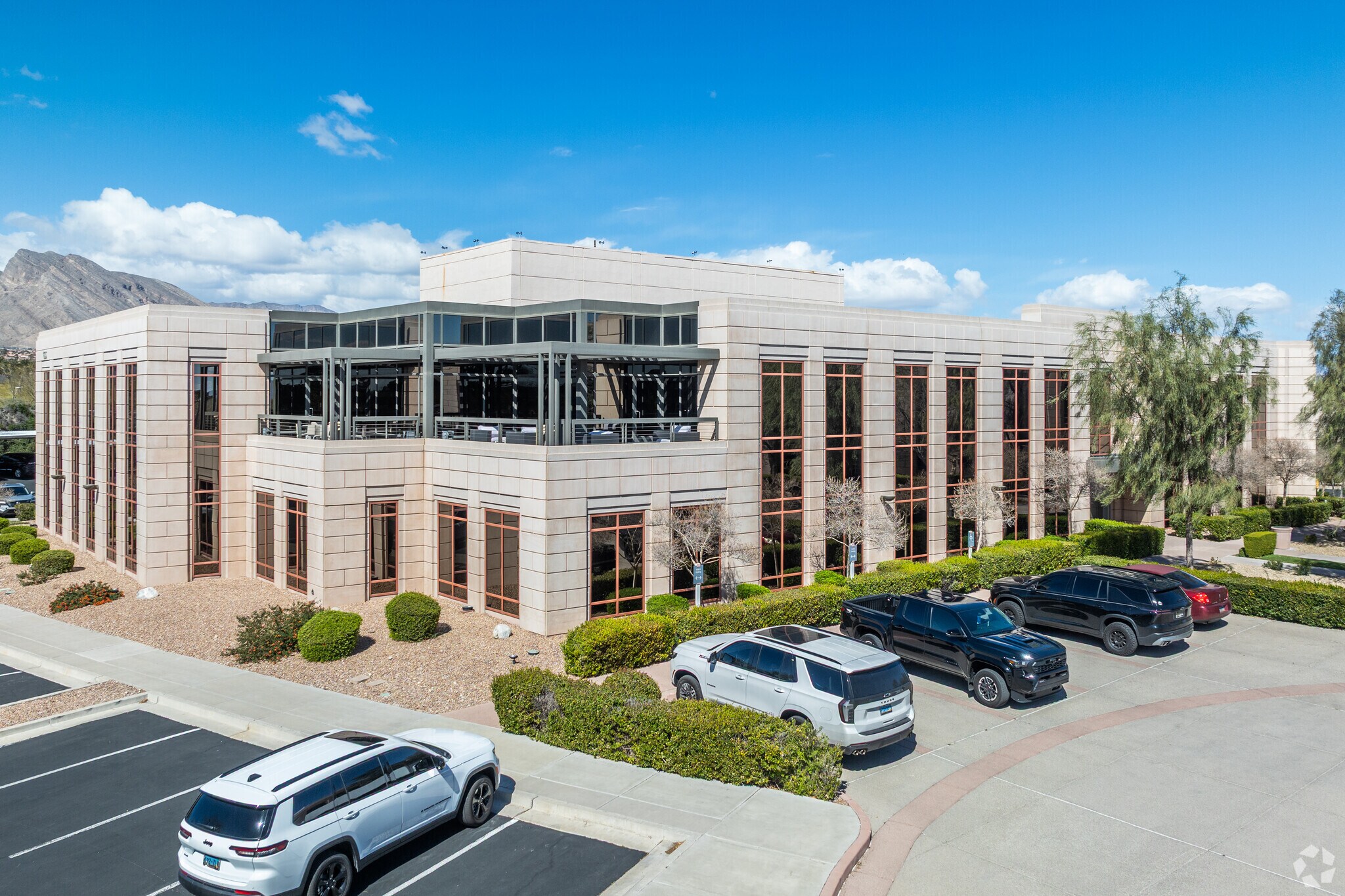 1635 Village Center Cir, Las Vegas, NV à louer Photo de l’immeuble– Image 1 sur 7