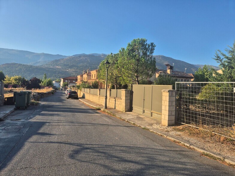 Terrain dans Navaluenga, Ávila à vendre - Photo de l’immeuble – Image 2 sur 6