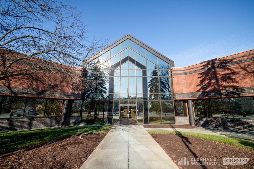 1000-3000 Apollo Dr, Brook Park, OH à louer - Photo de l’immeuble – Image 3 sur 18