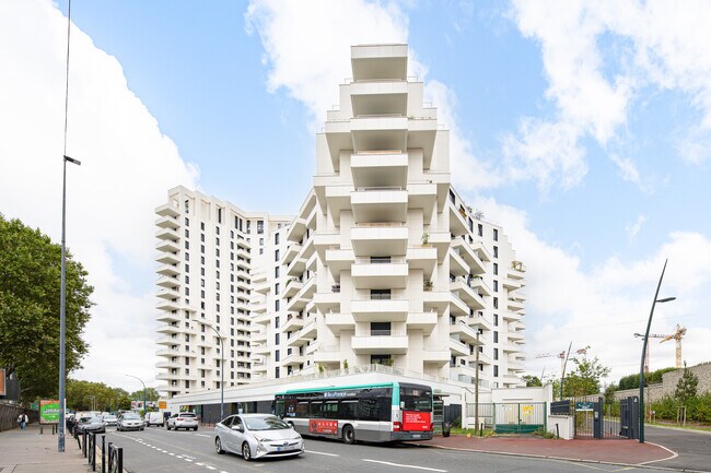 Plus de détails pour 90 Rue Du Général Roguet, Clichy - Local commercial à louer