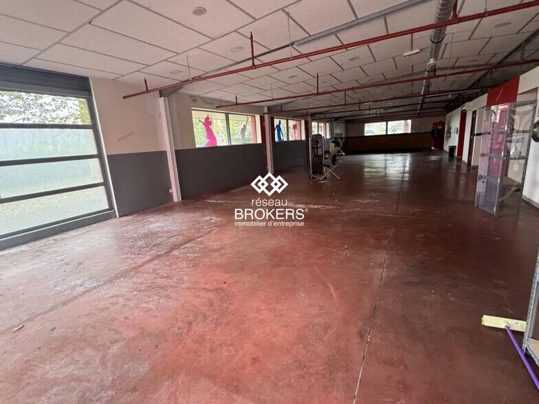 2 Avenue Des Pyrénées, Villenave-d'Ornon à louer - Photo de l’immeuble – Image 1 sur 11