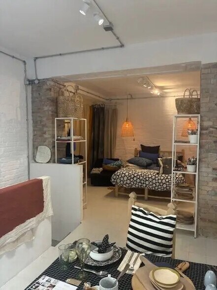 Local commercial dans Paris à louer - Photo de l’immeuble – Image 3 sur 5