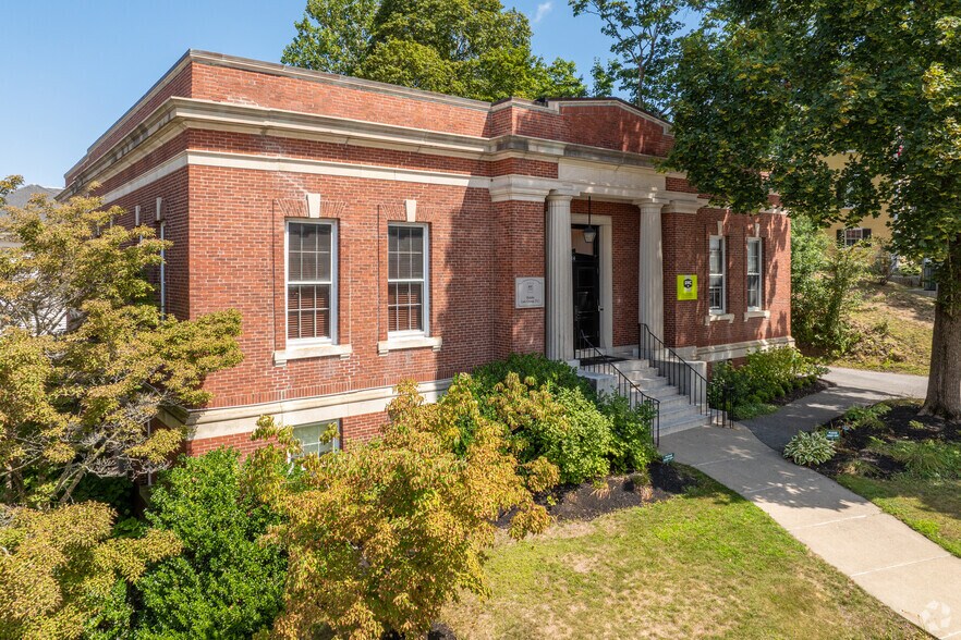 14 Main St, Hingham, MA à vendre - Photo principale – Image 1 sur 1