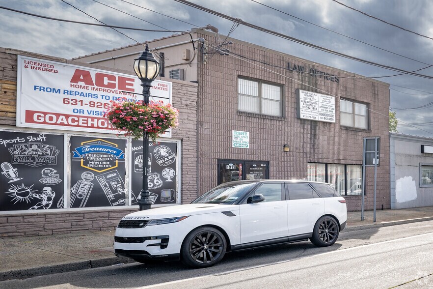 1913 Deer Park Ave, Deer Park, NY à vendre - Photo principale – Image 1 sur 6