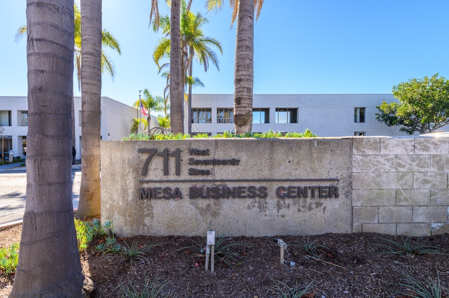 711 W 17th St, Costa Mesa, CA à vendre - Photo de l’immeuble – Image 3 sur 7