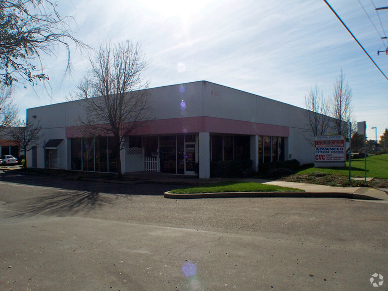 4361 Pacific St, Rocklin, CA à louer - Photo principale – Image 1 sur 2