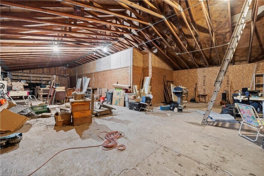 40175 Banks Rd, Grafton, OH à vendre - Photo intérieure – Image 3 sur 3