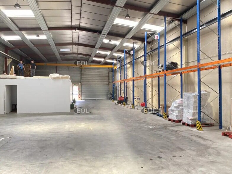 Local d’activités dans Genas à louer - Photo intérieure – Image 3 sur 10