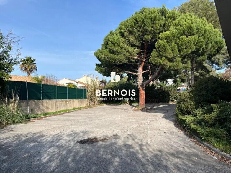 Bureau dans La Seyne-sur-Mer à louer - Photo de l’immeuble – Image 3 sur 14