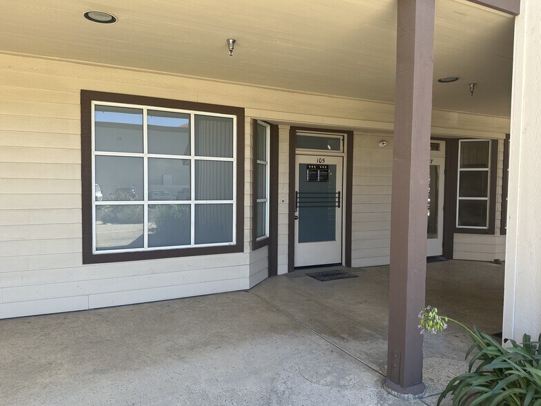 240 E Highway 246, Buellton, CA à louer - Photo de l’immeuble – Image 3 sur 4