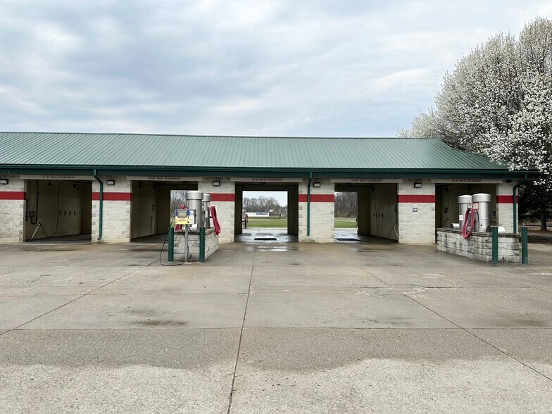 2222 Spring Clean Ave, Terre Haute, IN à vendre - Photo de l’immeuble – Image 2 sur 6