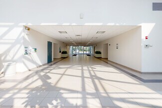 Plus de détails pour 1800 Walt Whitman Rd, Melville, NY - Bureau à louer