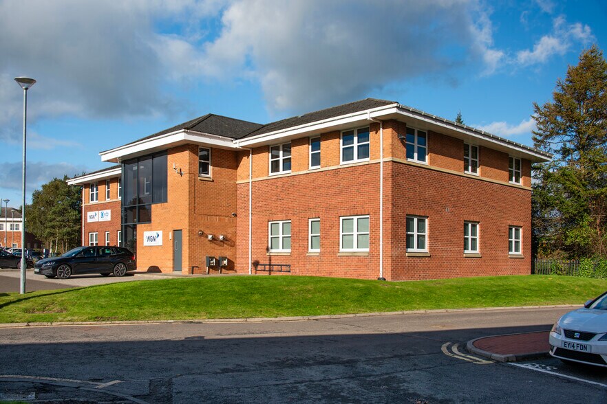 9 Deer Park Ave, Livingston à louer - Photo de l’immeuble – Image 3 sur 5