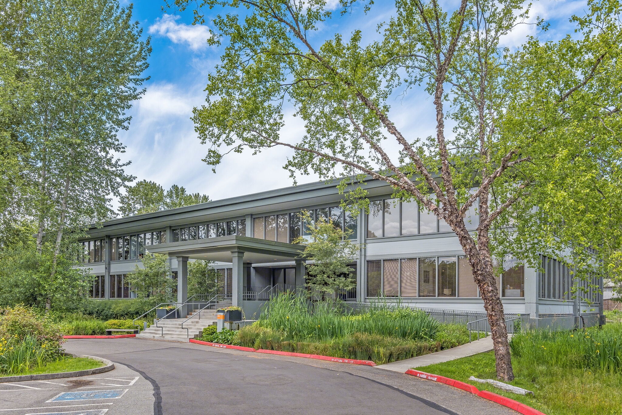 1400 112th Ave SE, Bellevue, WA à louer Photo principale– Image 1 sur 3