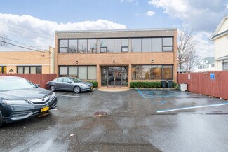 Plus de détails pour 10 Maple St, Port Washington, NY - Bureau à vendre