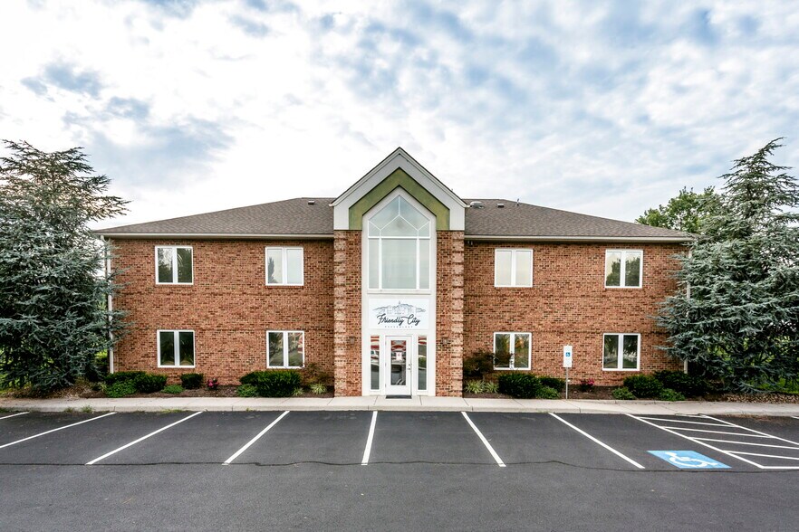 3230 Peoples Dr, Harrisonburg, VA à louer - Photo de l’immeuble – Image 1 sur 28
