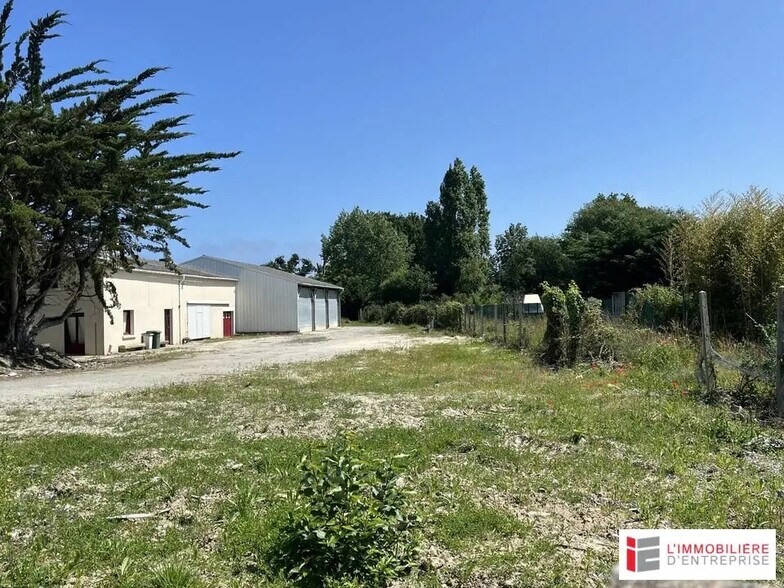 Local d'activités dans La Richardais à vendre - Photo de l’immeuble – Image 2 sur 2